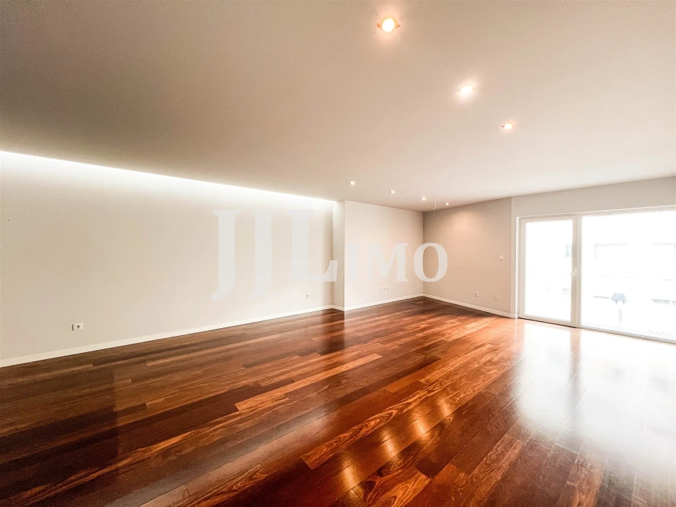Apartamento T3 para Venda em Carcavelos e Parede Foto 7
