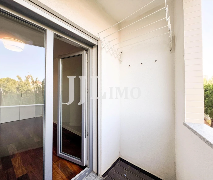 Apartamento T3 para Venda em Carcavelos e Parede Foto 14