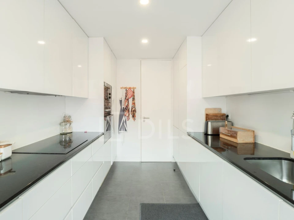 Apartamento T3 para Venda em Campolide Foto 17