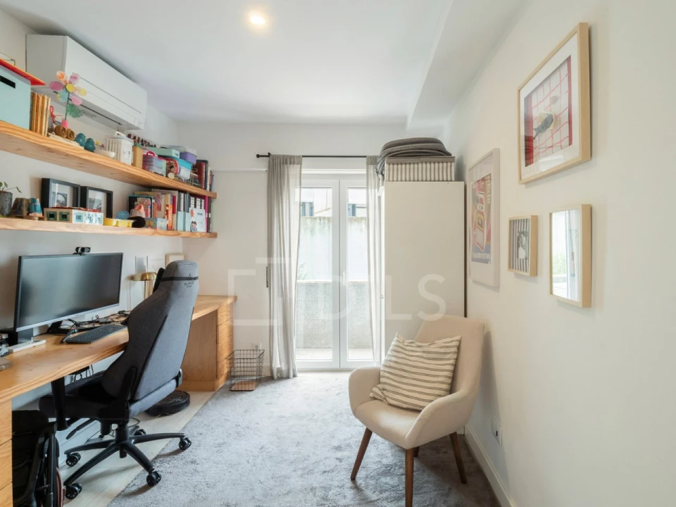 Apartamento T3 para Venda em Campolide Foto 9