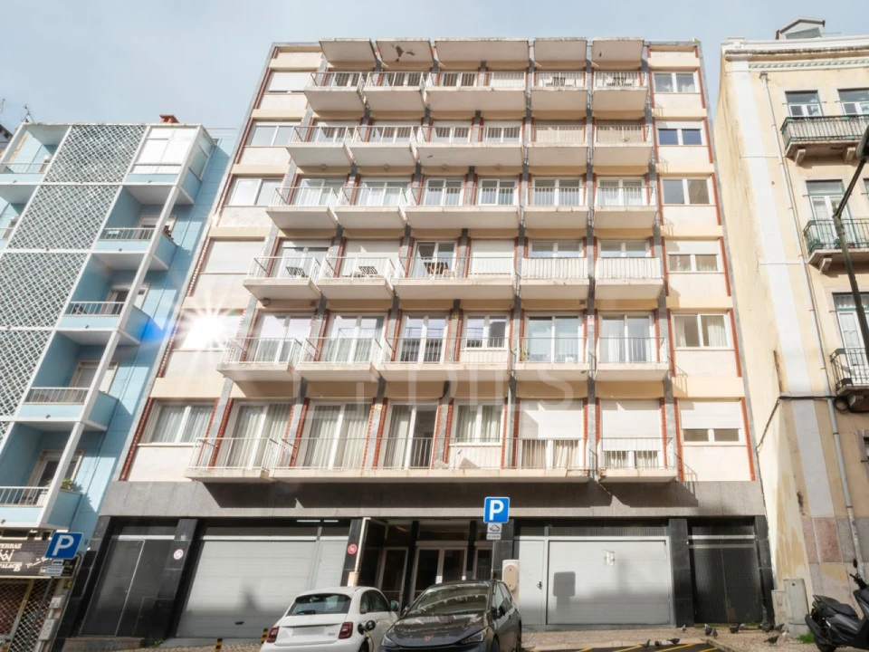 Apartamento T3 para Venda em Campolide Foto 30