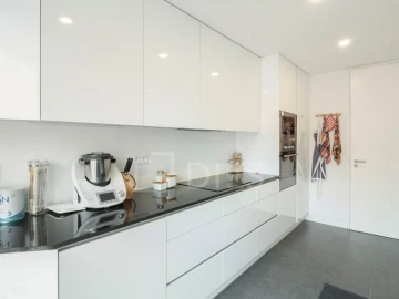 Apartamento T3 para Venda em Campolide