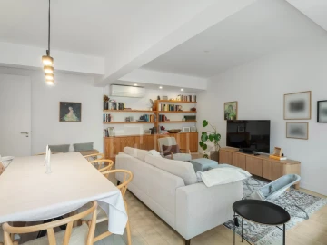 Apartamento T3 para Venda em Campolide