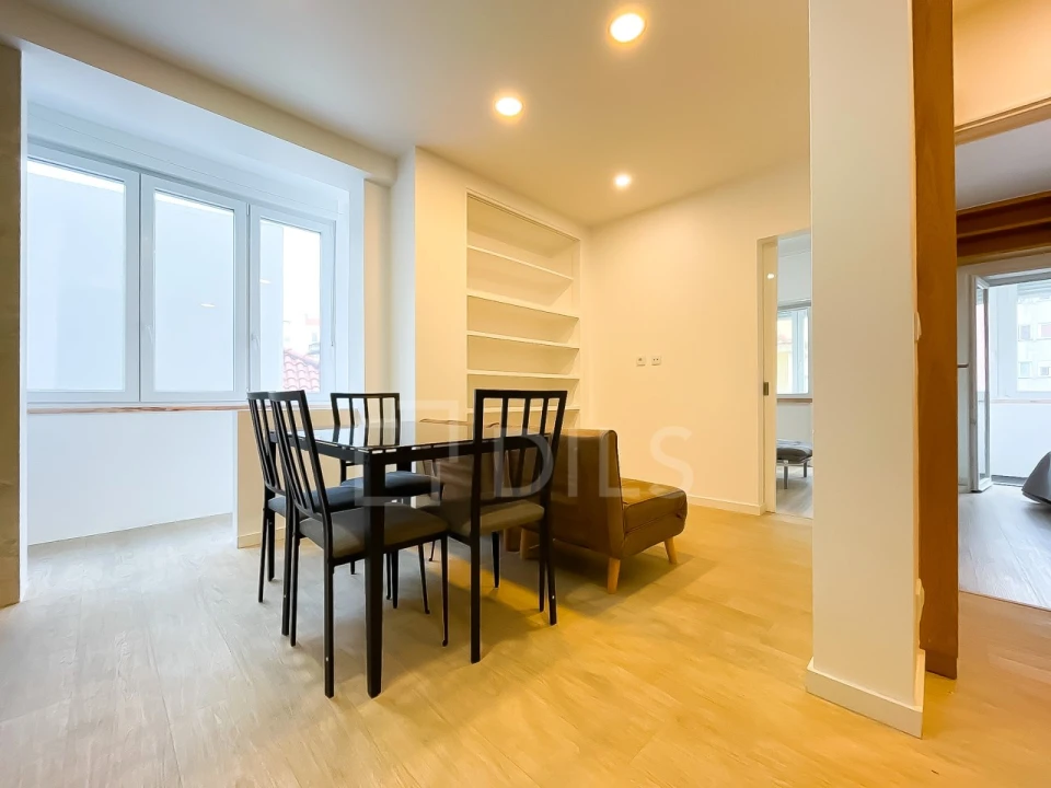 Apartamento T3 para Venda em Algés, Linda-A-Velha e Cruz Quebrada-Dafundo Foto 2