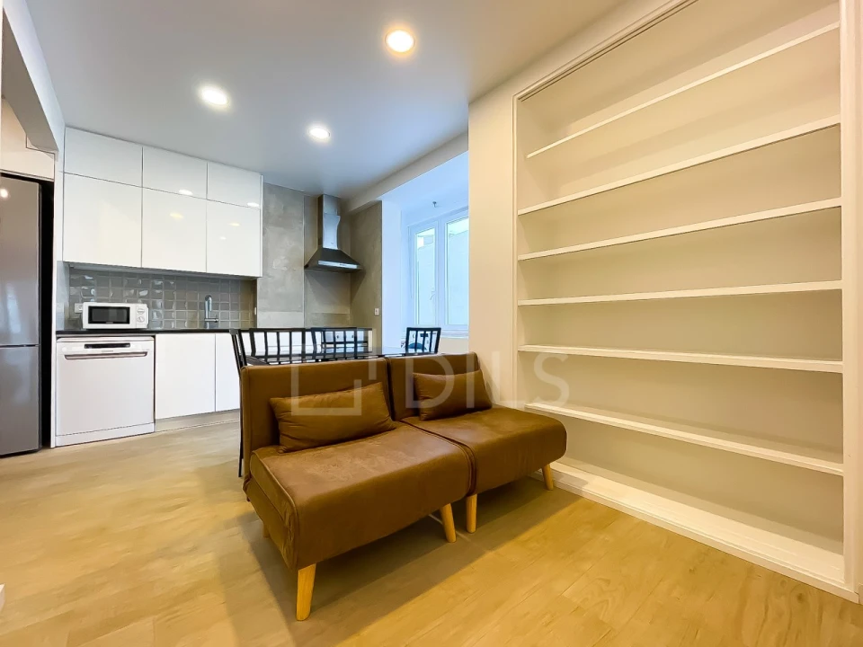 Apartamento T3 para Venda em Algés, Linda-A-Velha e Cruz Quebrada-Dafundo Foto 1