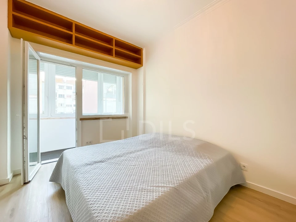 Apartamento T3 para Venda em Algés, Linda-A-Velha e Cruz Quebrada-Dafundo Foto 3