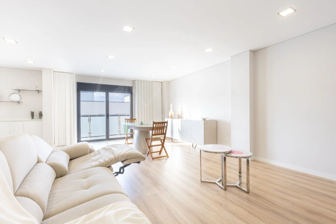 Apartamento T3 para Venda em Santa Maria Maior Foto 2