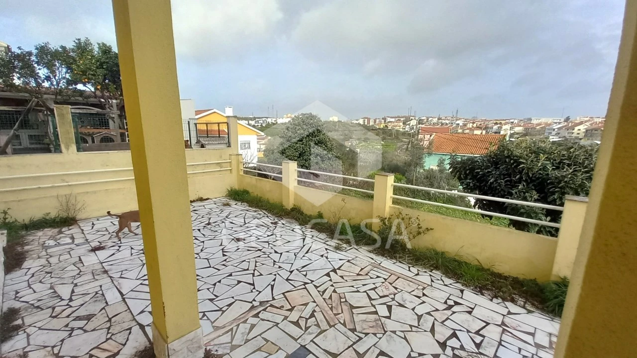 Moradia T5 para Venda em Porto Salvo Foto 5