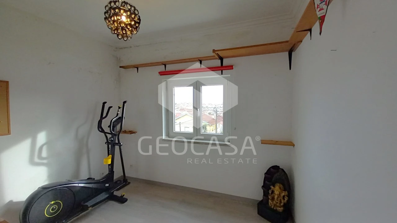 Moradia T5 para Venda em Porto Salvo Foto 16