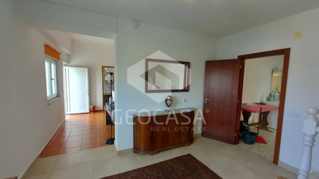 Moradia T5 para Venda em Porto Salvo Foto 46