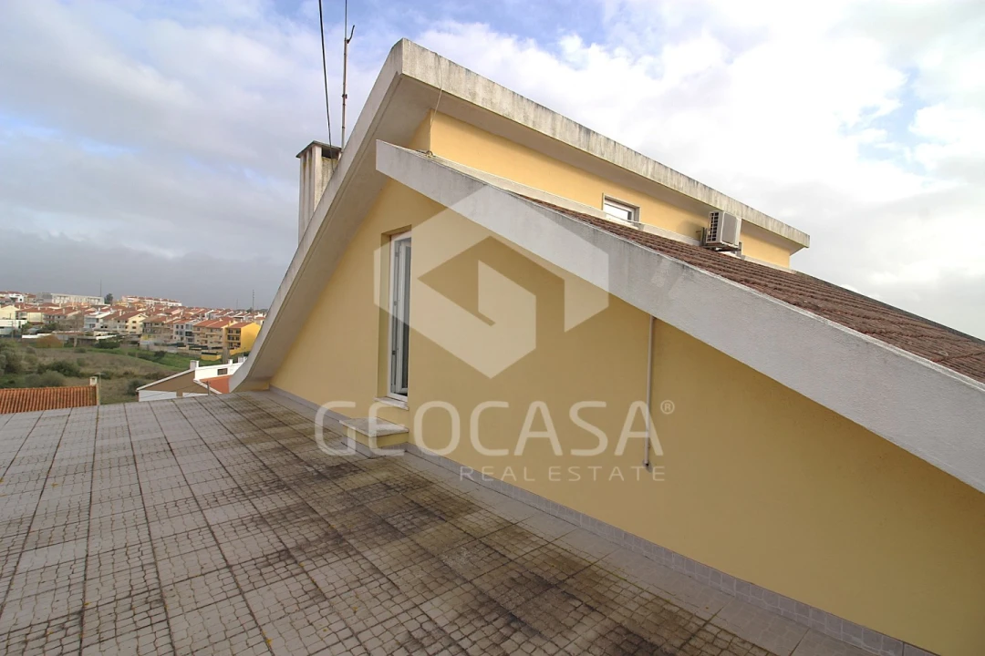 Moradia T5 para Venda em Porto Salvo Foto 34