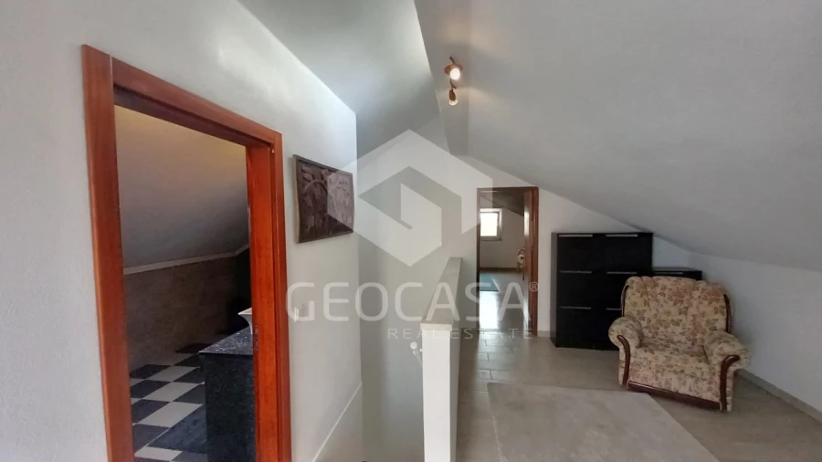 Moradia T5 para Venda em Porto Salvo Foto 33