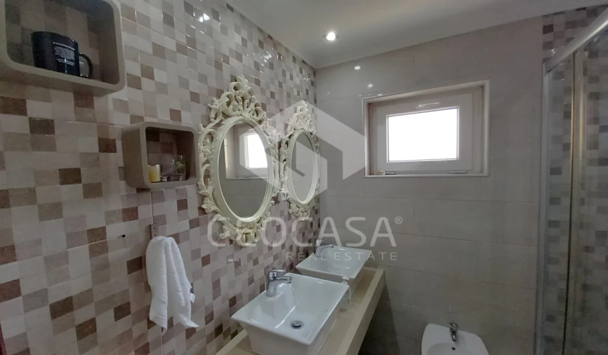 Moradia T5 para Venda em Porto Salvo Foto 20