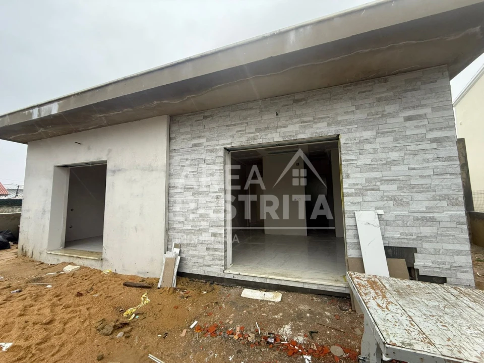 Moradia T3 para Venda em Fernao Ferro Foto 1