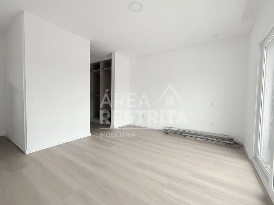 Moradia T3 para Venda em Fernao Ferro Foto 7