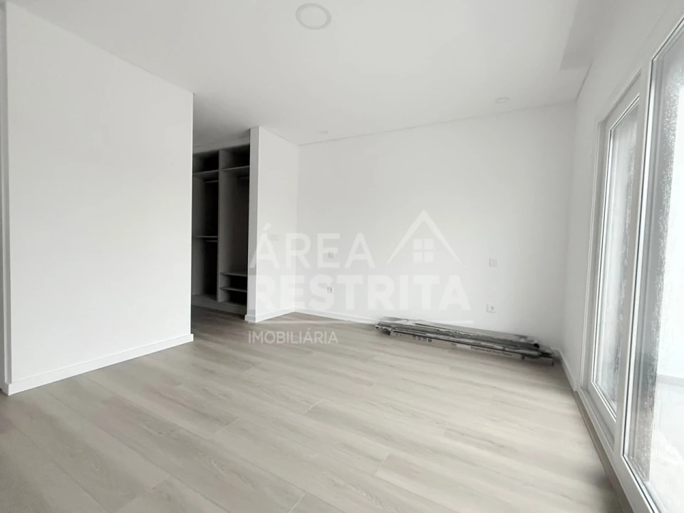 Moradia T3 para Venda em Fernao Ferro Foto 10