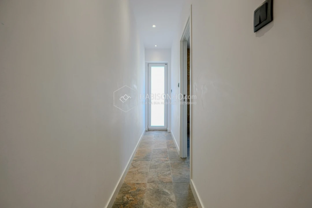 Apartamento T2 para Venda em Bonfim Foto 8