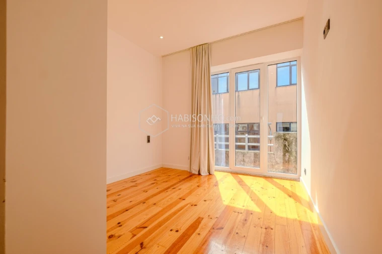 Apartamento T2 para Venda em Bonfim Foto 16