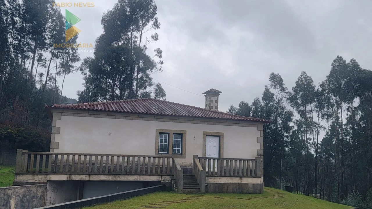 Moradia T3 para Venda em Bárrio e Cepões Foto 2