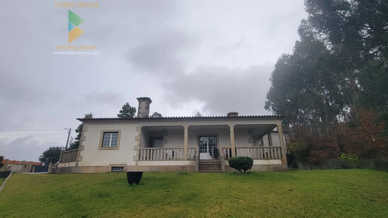 Moradia T3 para Venda em Bárrio e Cepões Foto 3