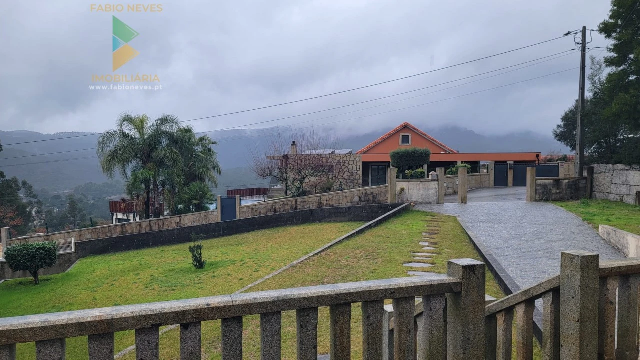 Moradia T3 para Venda em Bárrio e Cepões Foto 4