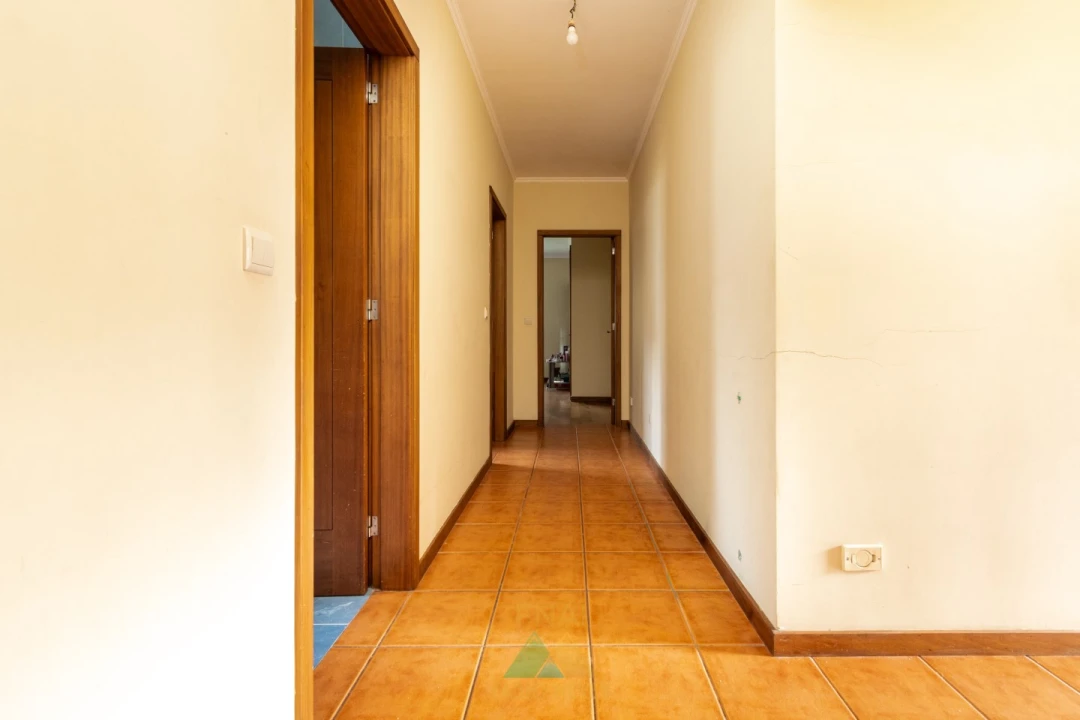 Moradia T3 para Venda em Bárrio e Cepões Foto 13