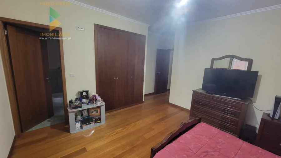 Moradia T3 para Venda em Bárrio e Cepões Foto 5