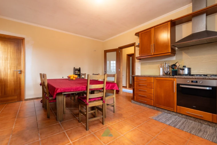 Moradia T3 para Venda em Bárrio e Cepões Foto 14