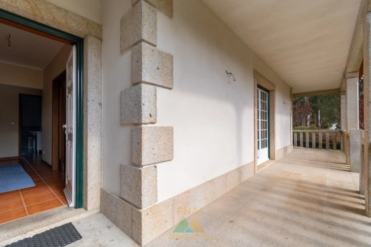 Moradia T3 para Venda em Bárrio e Cepões Foto 7