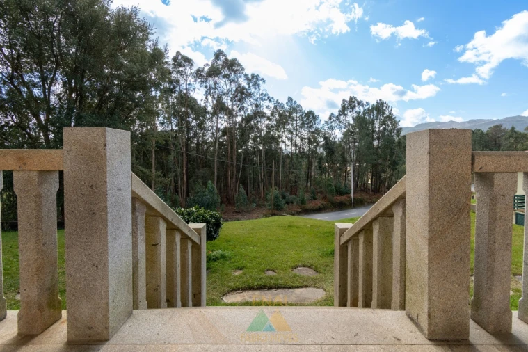 Moradia T3 para Venda em Bárrio e Cepões Foto 5