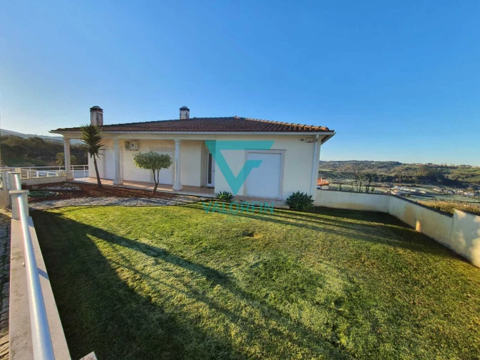 Moradia T3 para Venda em Batalha Foto 2