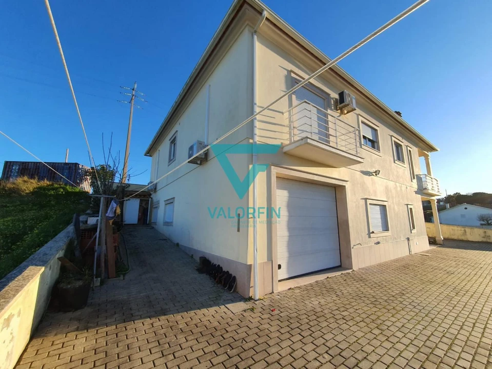 Moradia T3 para Venda em Batalha Foto 3