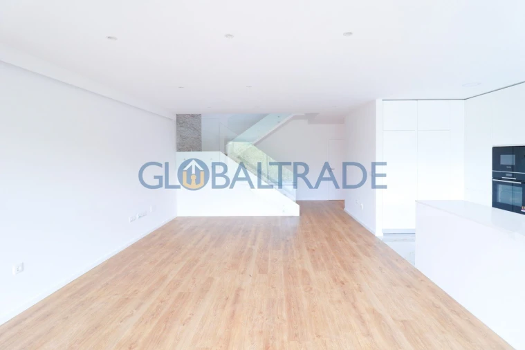 Moradia T3 para Venda em Fânzeres e São Pedro da Cova Foto 11