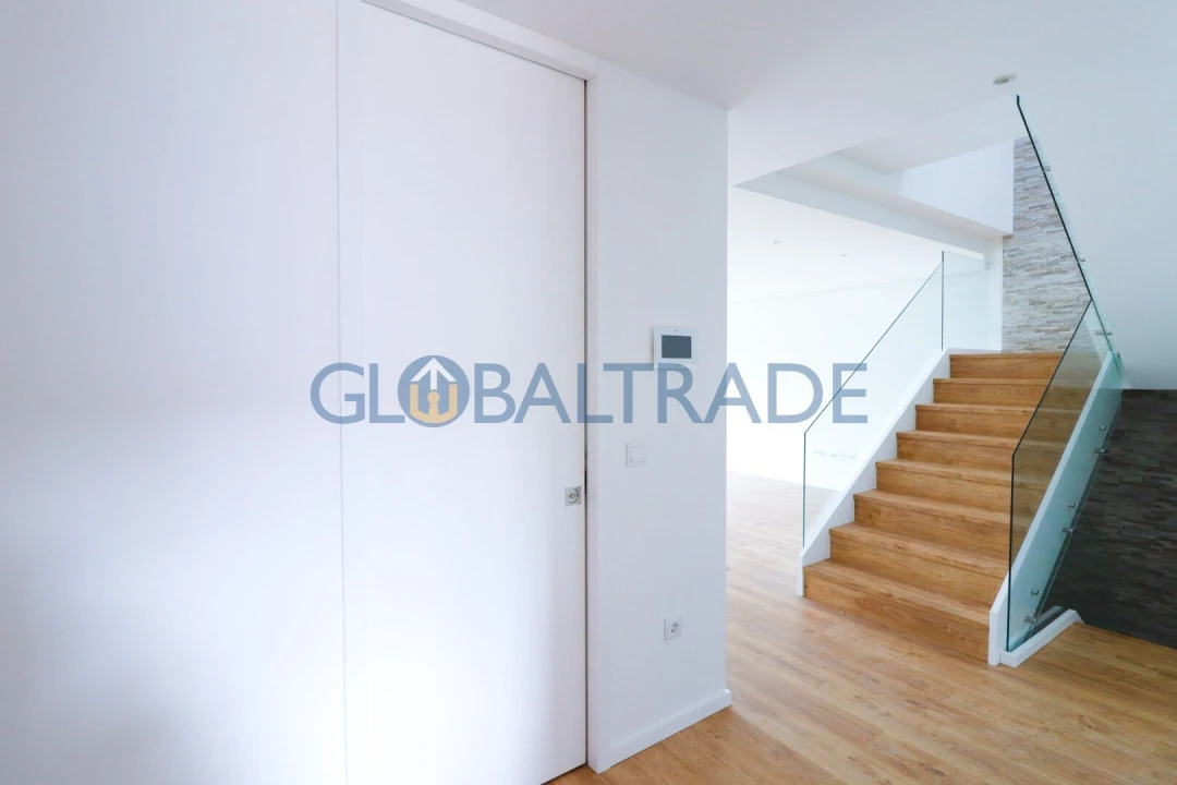 Moradia T3 para Venda em Fânzeres e São Pedro da Cova Foto 3