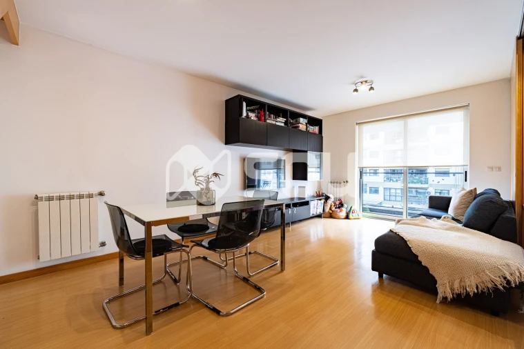 Apartamento T2 para Venda em Paranhos Foto 2