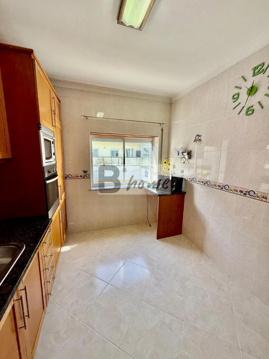 Apartamento T1 para Venda em Costa da Caparica Foto 3