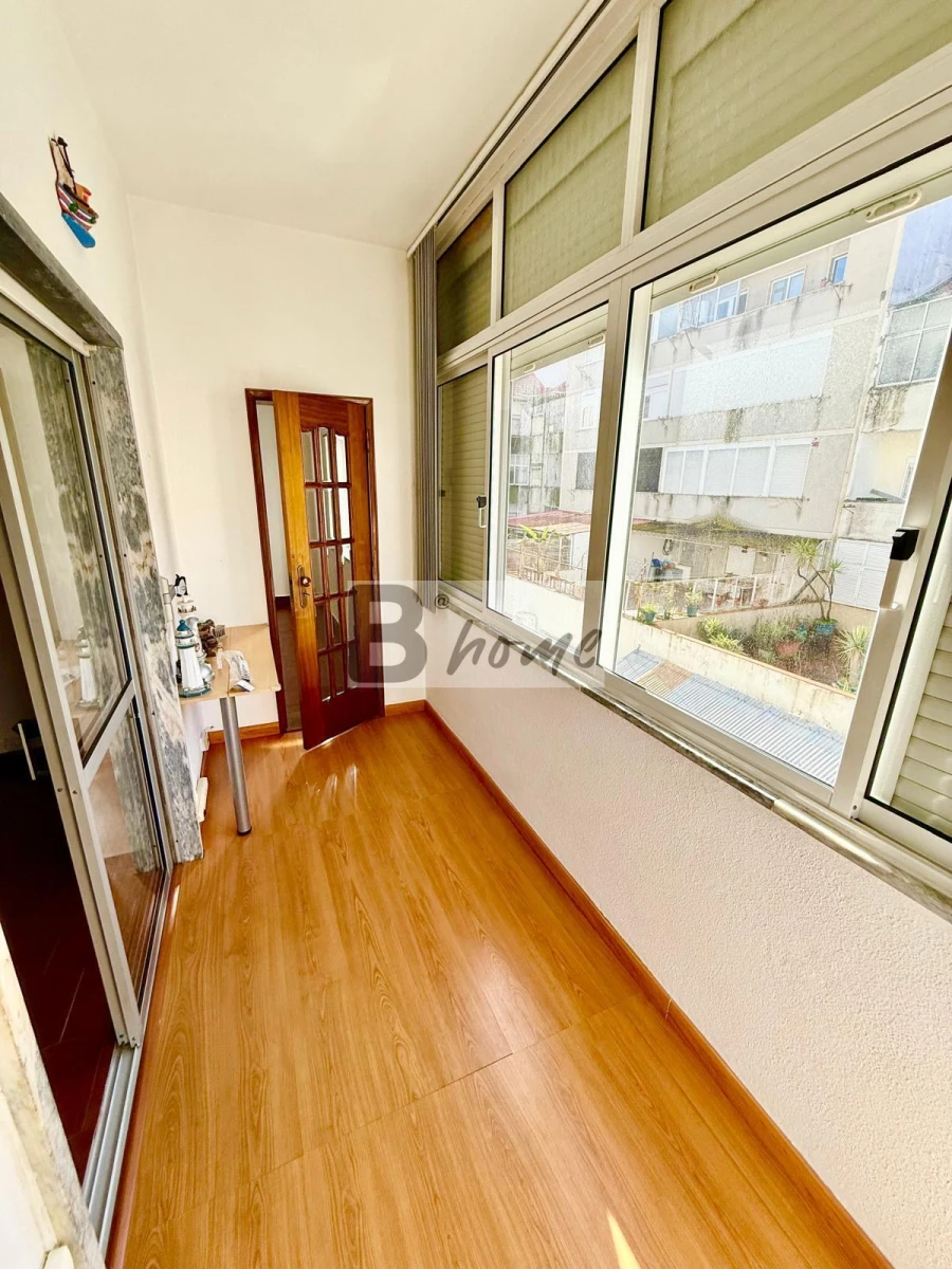 Apartamento T1 para Venda em Costa da Caparica Foto 14