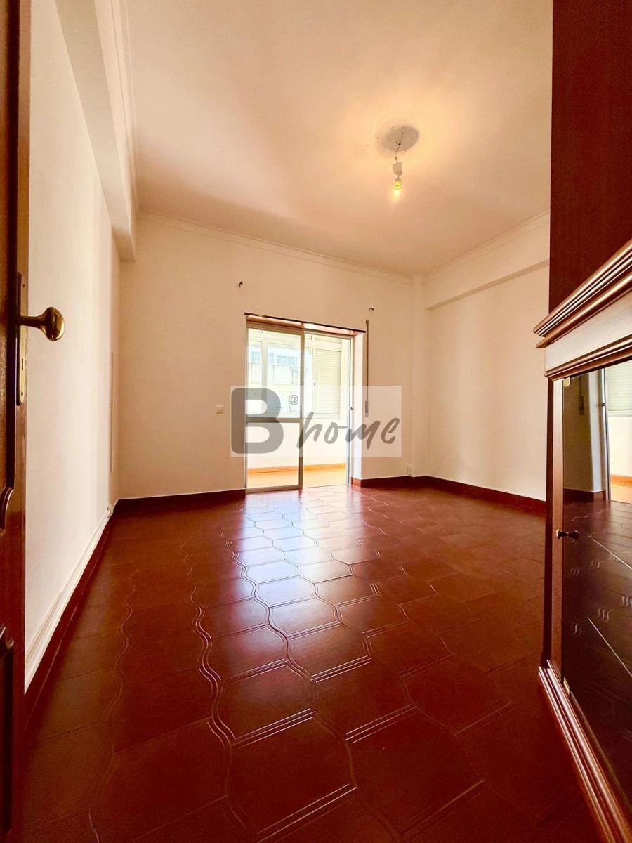 Apartamento T1 para Venda em Costa da Caparica Foto 6