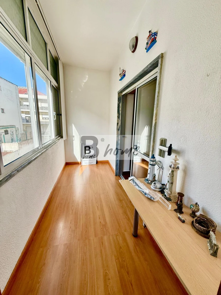 Apartamento T1 para Venda em Costa da Caparica Foto 13