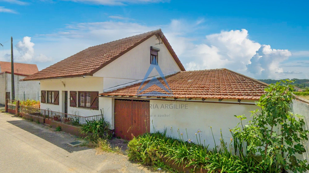 Moradia T2 para Venda em Santiago e São Simão de Litém e Albergaria dos Doze Foto 3