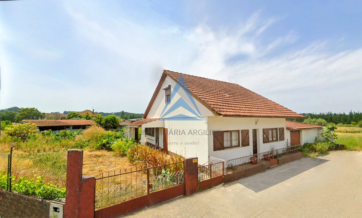 Moradia T2 para Venda em Santiago e São Simão de Litém e Albergaria dos Doze Foto 1