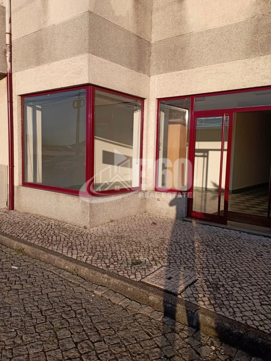 Loja para Arrendamento em Esmoriz