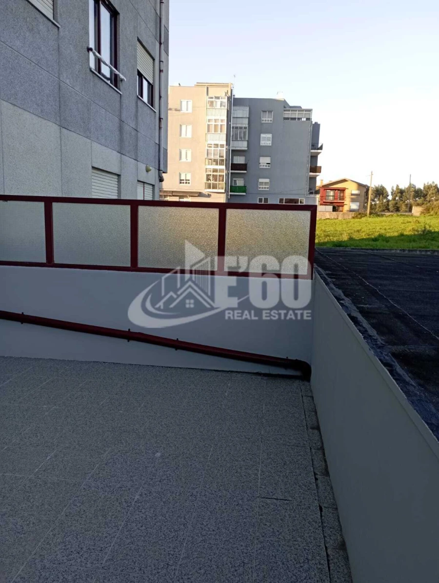 Loja para Arrendamento em Esmoriz Foto 9