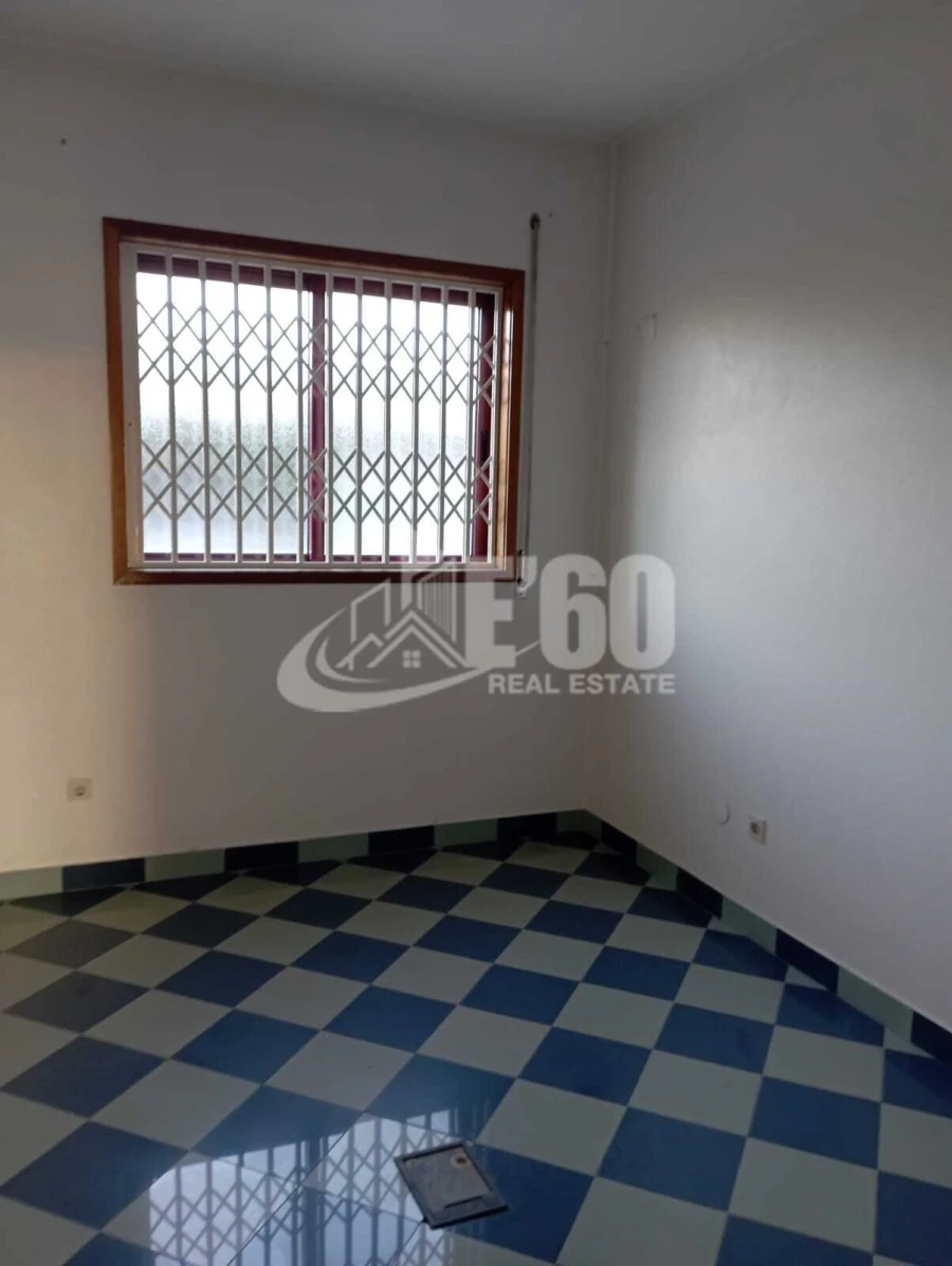 Loja para Arrendamento em Esmoriz Foto 5