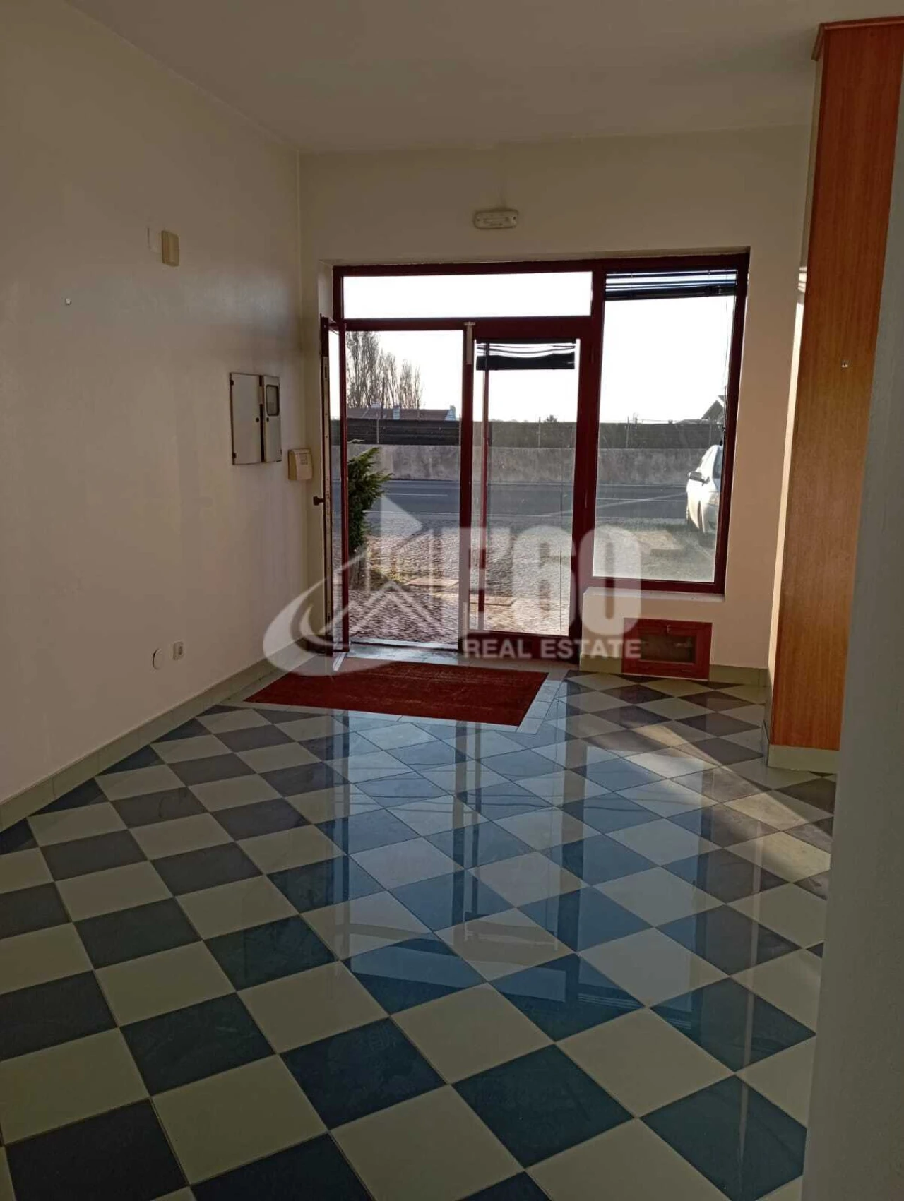 Loja para Arrendamento em Esmoriz Foto 2