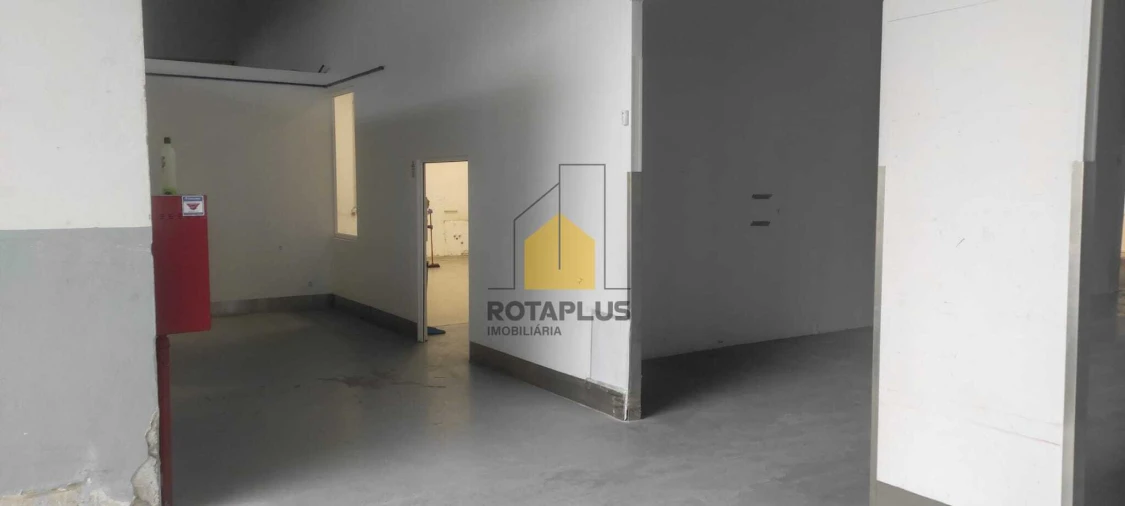 Armazém para Arrendamento em Moreira Foto 6