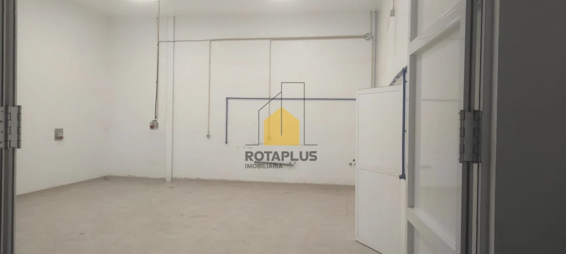 Armazém para Arrendamento em Moreira Foto 9