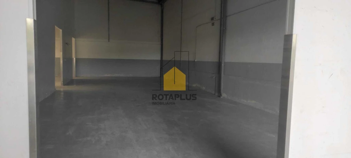 Armazém para Arrendamento em Moreira Foto 8