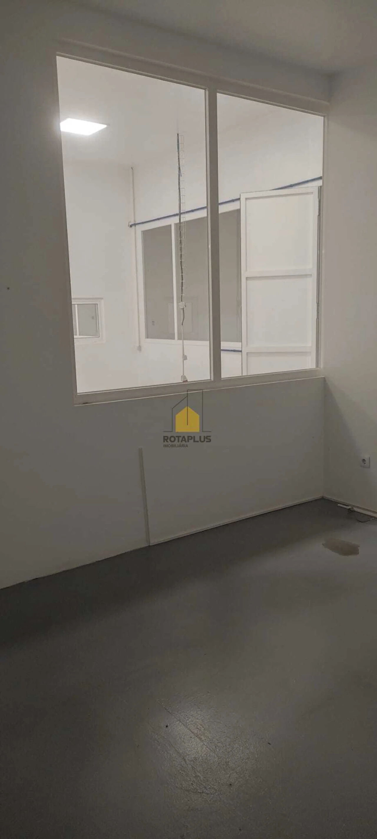 Armazém para Arrendamento em Moreira Foto 18