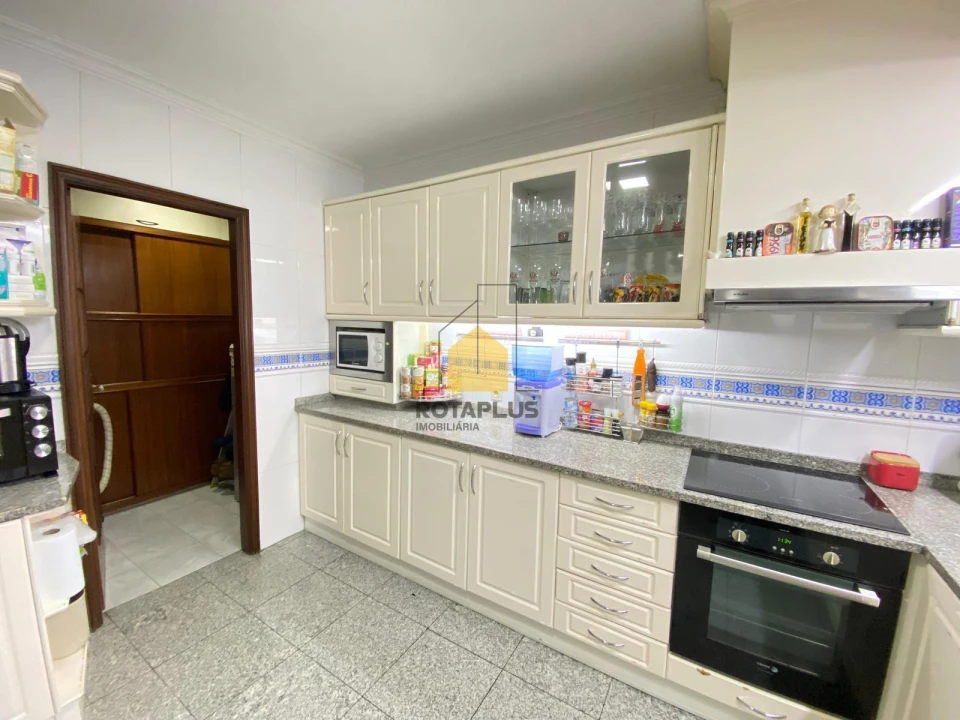 Moradia T4 para Venda em Cidade da Maia Foto 11